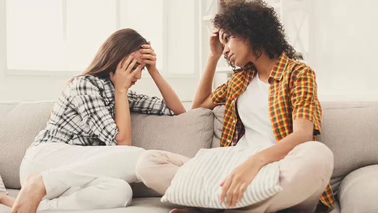 I find giving love advice to friends boring.