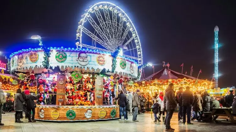 Would you rather go to a museum or an amusement park?