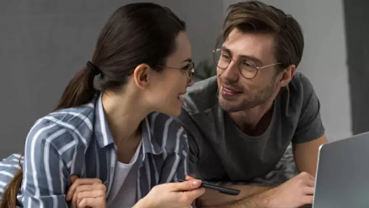 How long does he hold eye contact with you?