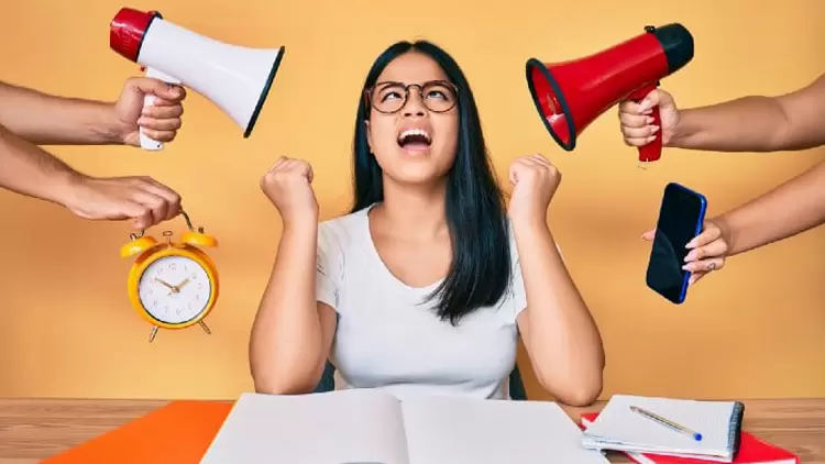 I seem to have become hypersensitive, reacting excessively to even minor changes in my surroundings, causing me to lose control of my emotions, even in situations that are not severe.