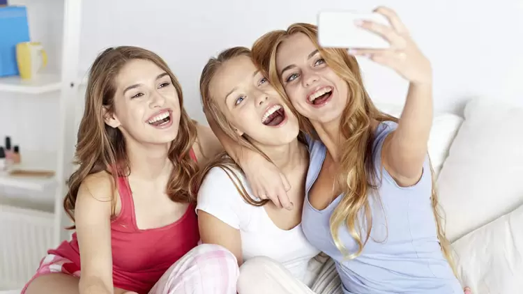 When you see a photo of your friends on social media without you in it, how do you feel?