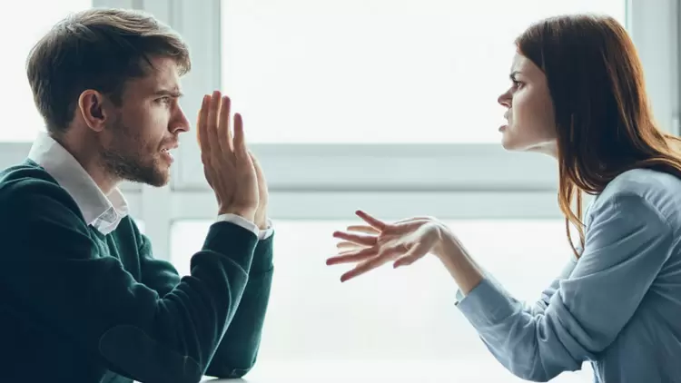 If your friend or colleague misunderstands you, would you immediately justify yourself?